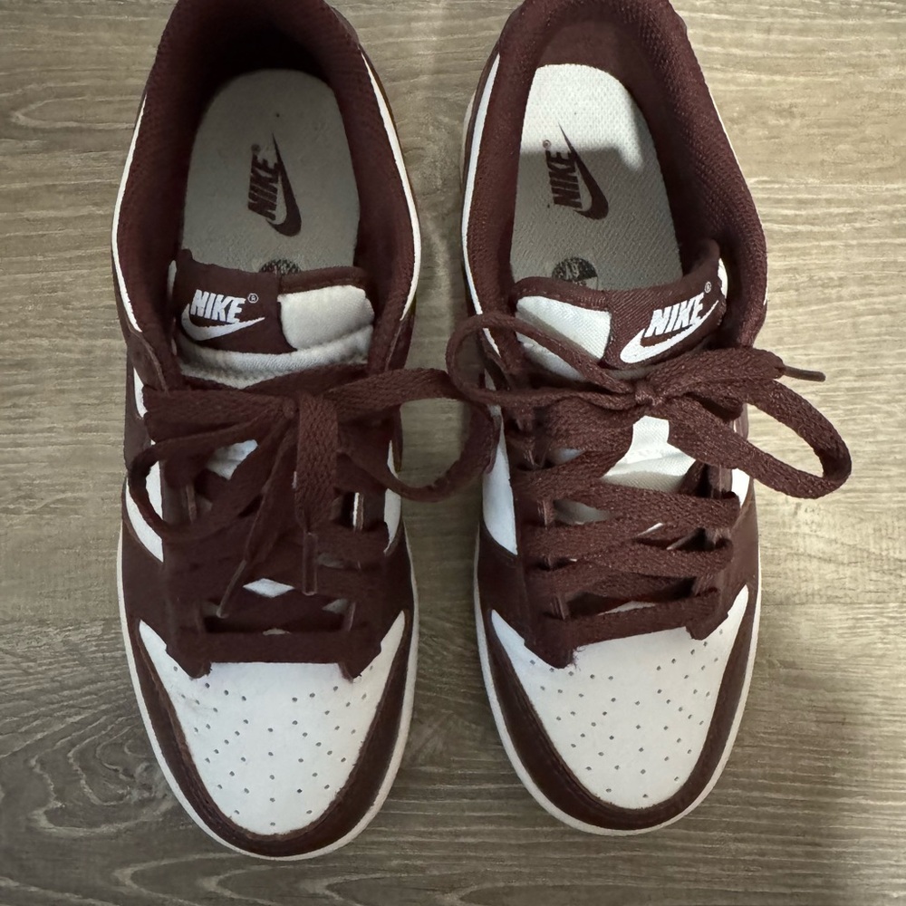 Nike Youth Boys Size 6-Maroon and White Dunks